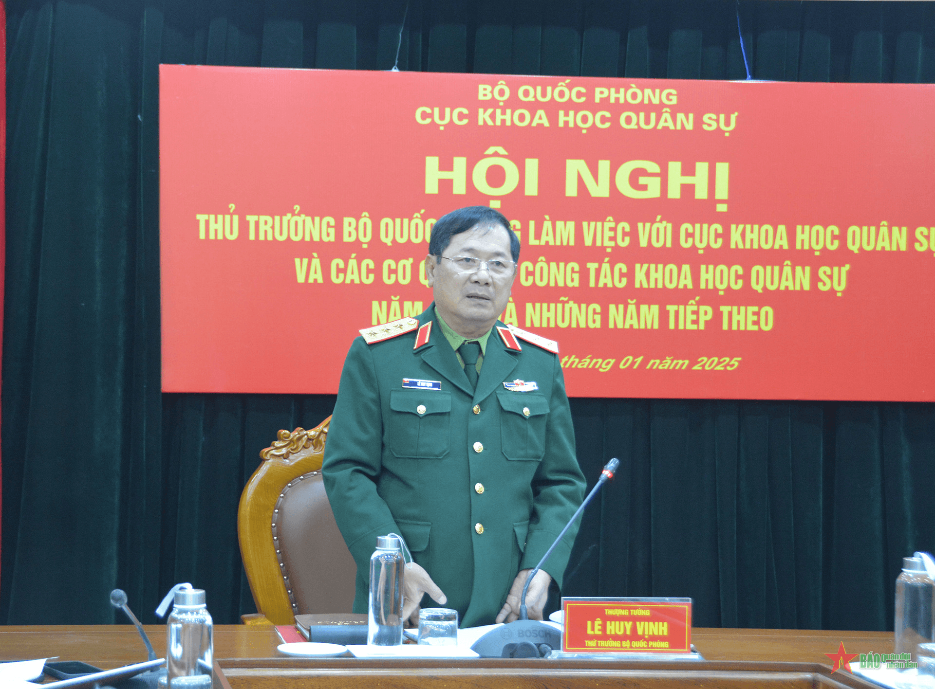 Thượng tướng Lê Huy Vịnh làm việc với Cục Khoa học quân sự