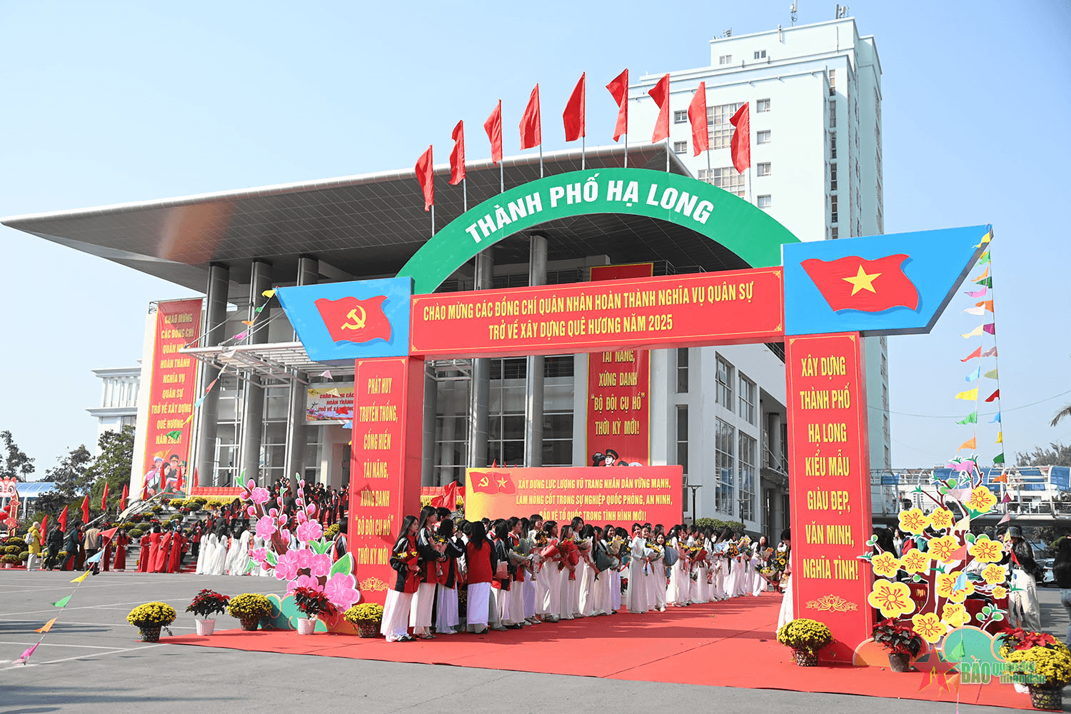 Thành phố Hạ Long (Quảng Ninh) đón quân nhân hoàn thành nghĩa vụ quân sự trở về địa phương