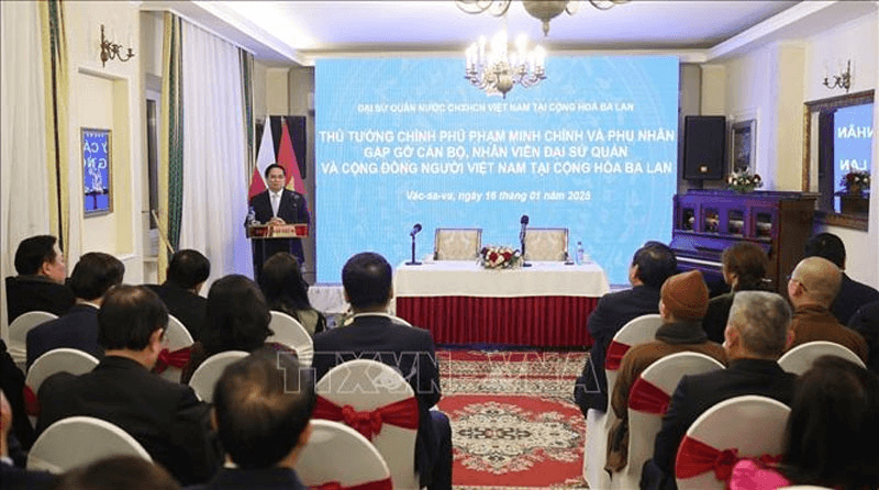 Thủ tướng Phạm Minh Chính và Phu nhân gặp gỡ cộng đồng người Việt Nam tại Ba Lan