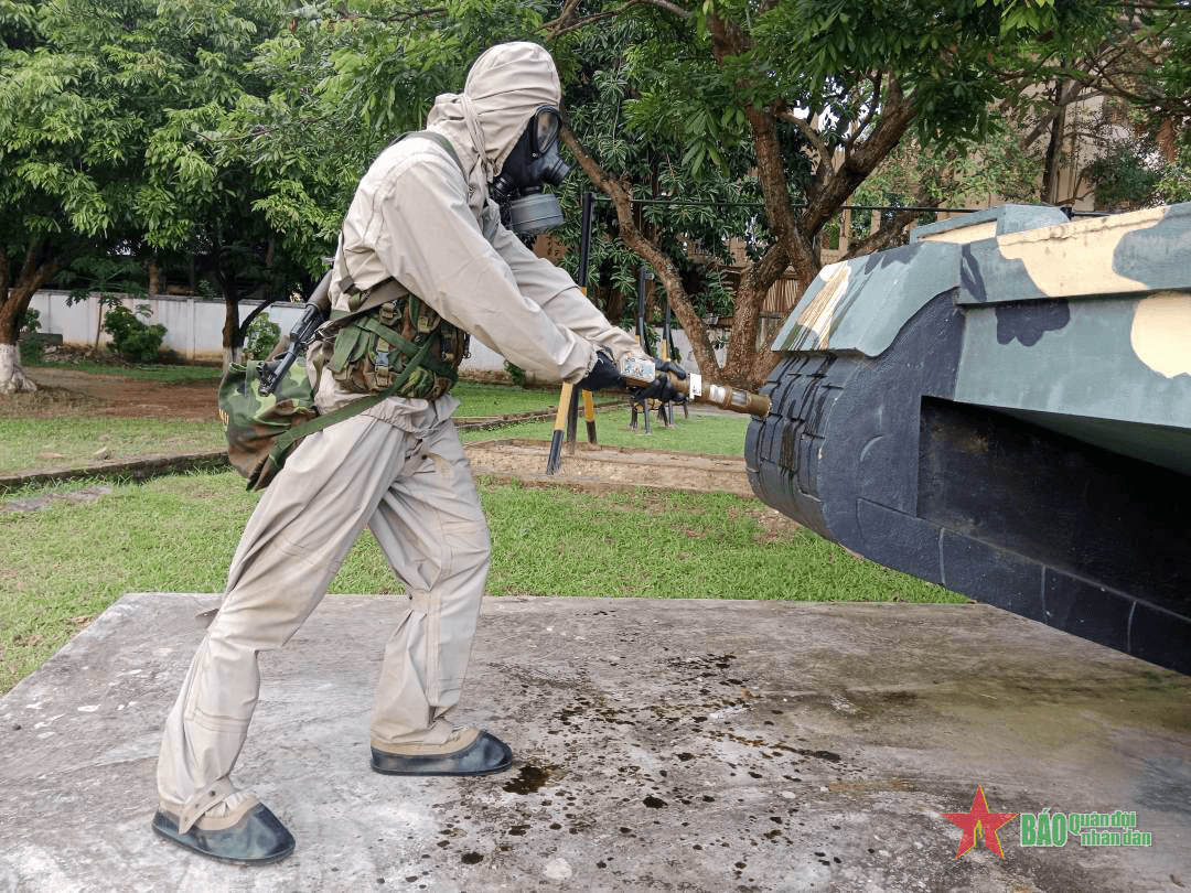 Cải tiến bơm trinh độc nửa tự động