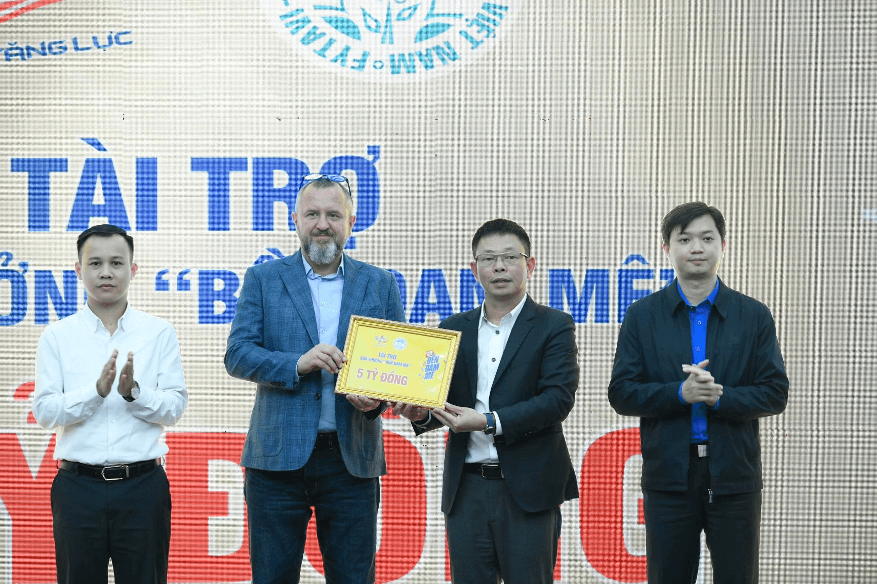 Giải thưởng “Bền đam mê” đồng hành với người trẻ hiện thực hóa ước mơ