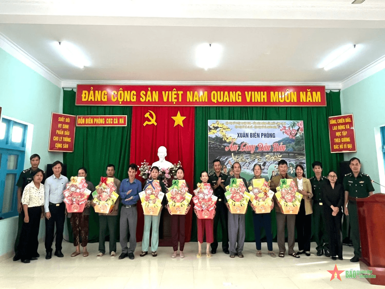 Ninh Thuận: Xuân biên phòng thắm đượm tình quân dân