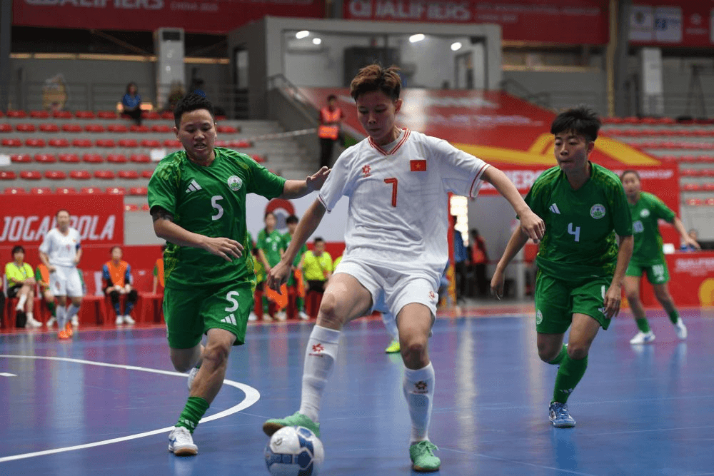 Tuyển futsal nữ Việt Nam giội “mưa” bàn thắng vào lưới Macau (Trung Quốc)