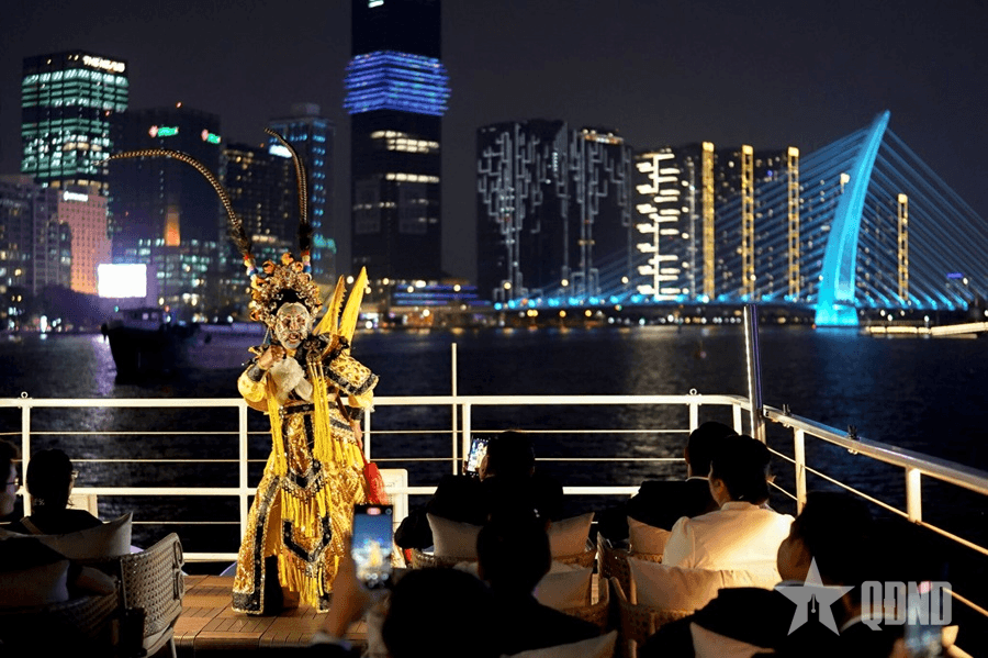 Vang vọng điệu hát bội trên sông Sài Gòn