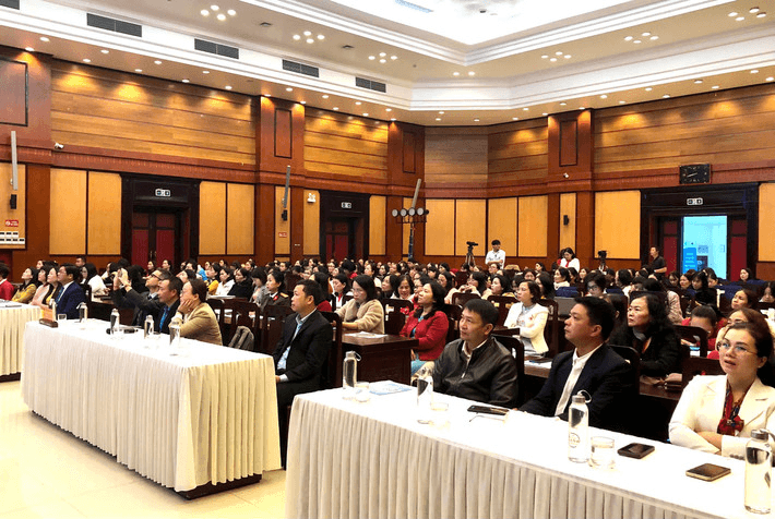 Phụ nữ TP Huế: Nói “không” với thuốc lá điện tử, thuốc lá nung nóng