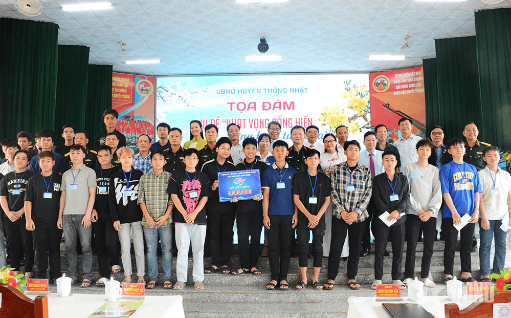 Tọa đàm “Khát vọng cống hiến - Vững bước tương lai”