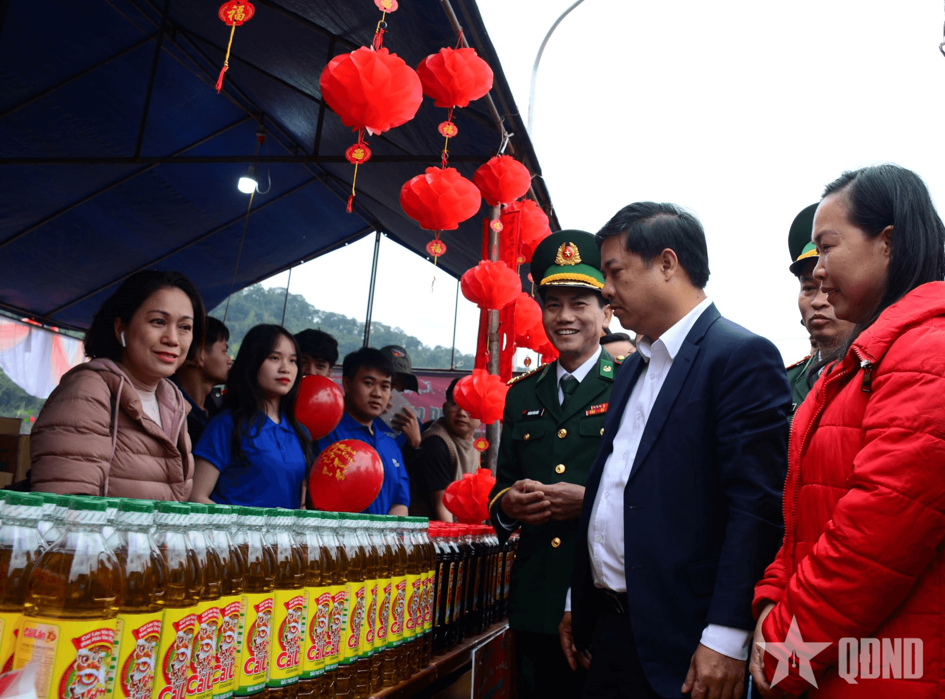 Nhiều hoạt động ý nghĩa trong chương trình “Xuân Biên phòng - Ấm lòng dân bản” tại huyện biên giới Tây Giang, Quảng Nam