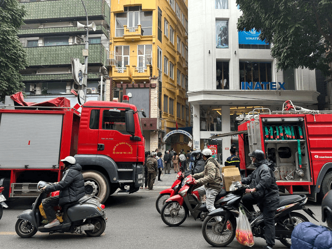 Hà Nội: Cháy nhà dân ở phố Phan Chu Trinh