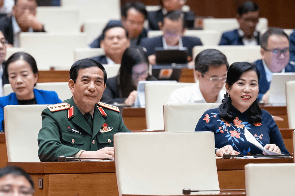 Khóm sắn trên đỉnh Trường Sơn