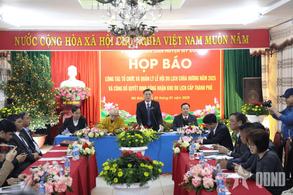 Tiếp tục đổi mới tổ chức Lễ hội Chùa Hương 2025