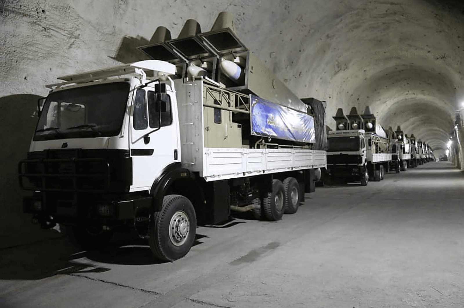 Bí ẩn hệ thống căn cứ tên lửa ngầm của Iran