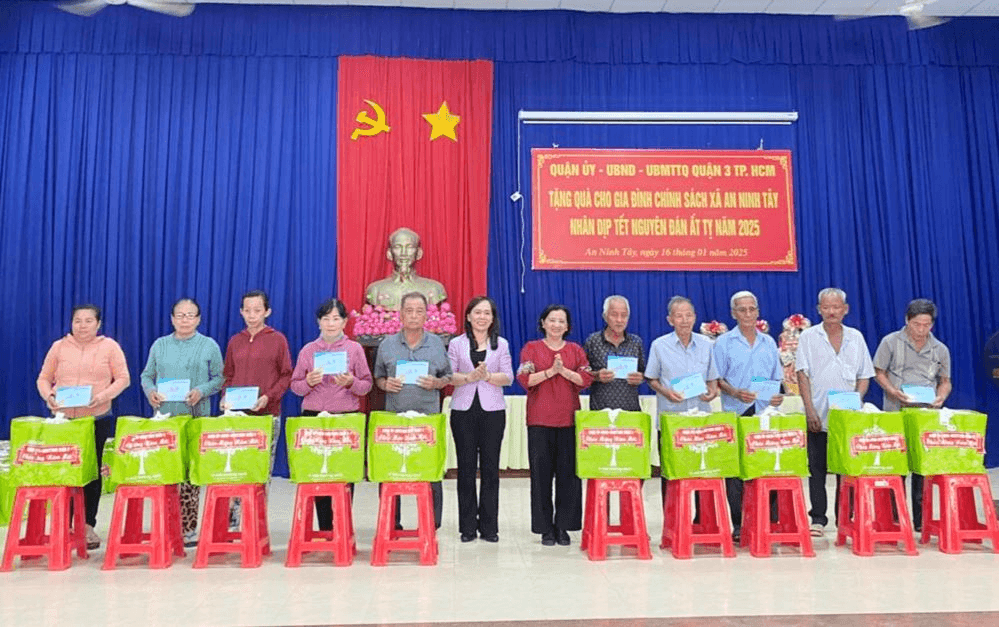 Nâng tầm cán bộ, tạo đà đột phá
