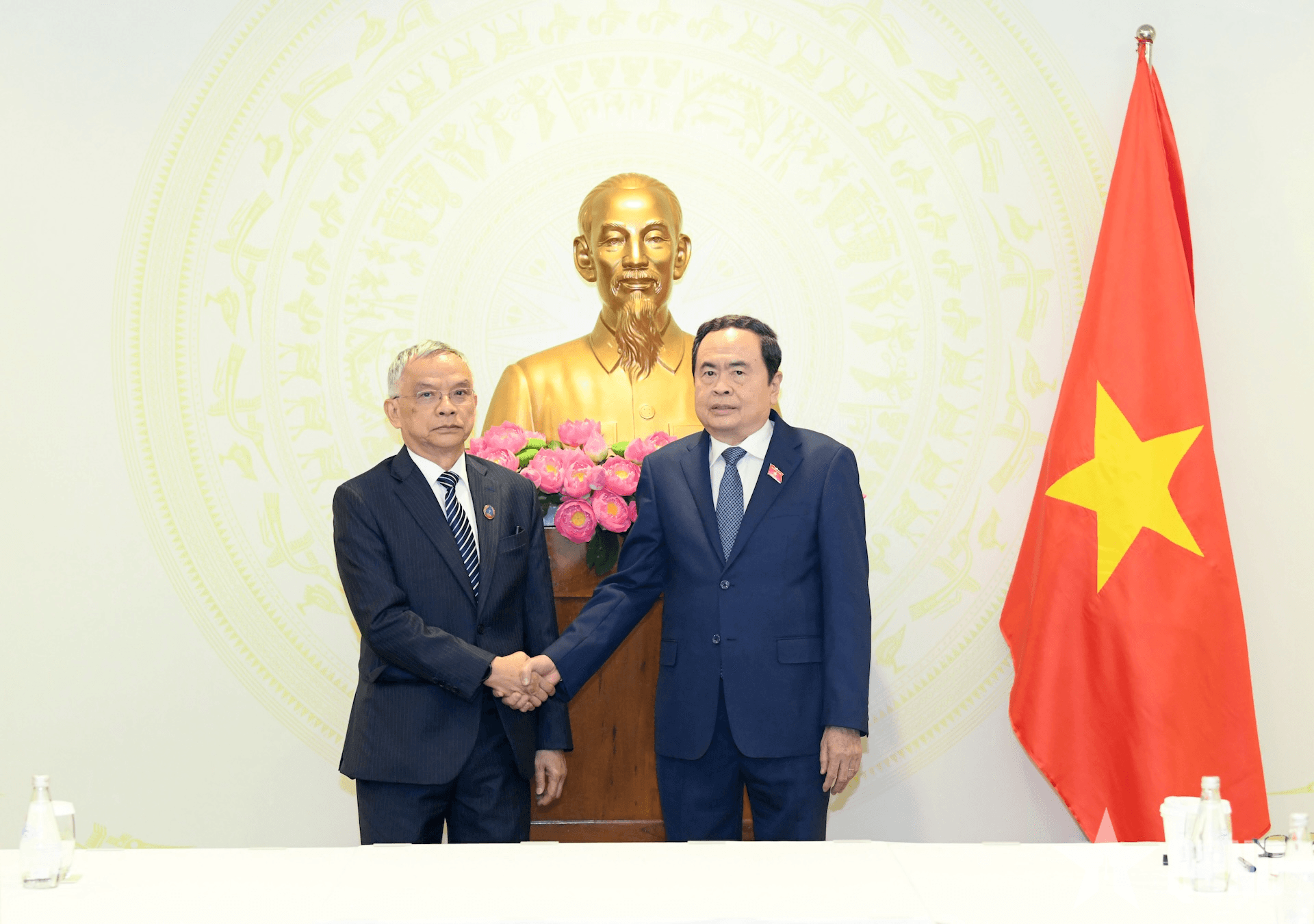 Chủ tịch Quốc hội Trần Thanh Mẫn tiếp Phó chủ tịch Quốc hội Lào Sommad Pholsena