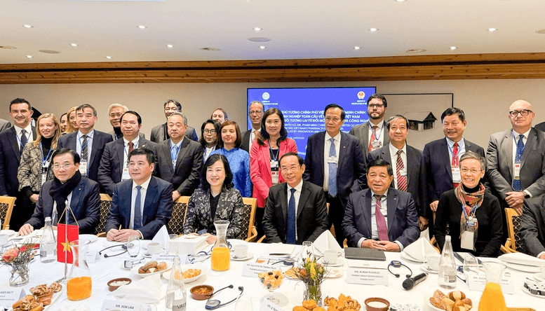 Bên lề WEF Davos 2025: Đưa ngành dược thành ngành công nghiệp mũi nhọn của Việt Nam