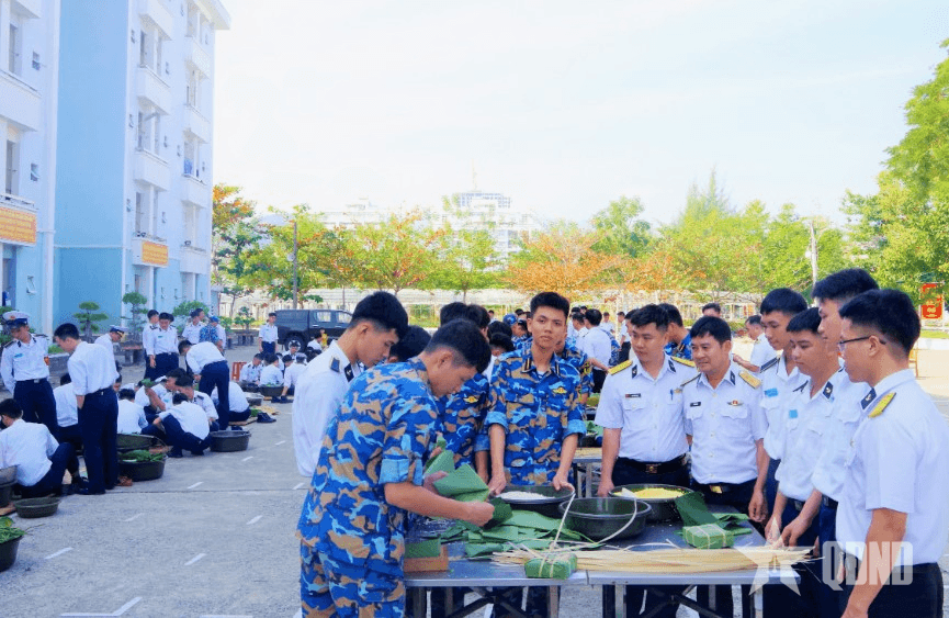 Mái trường bên bờ biển xanh