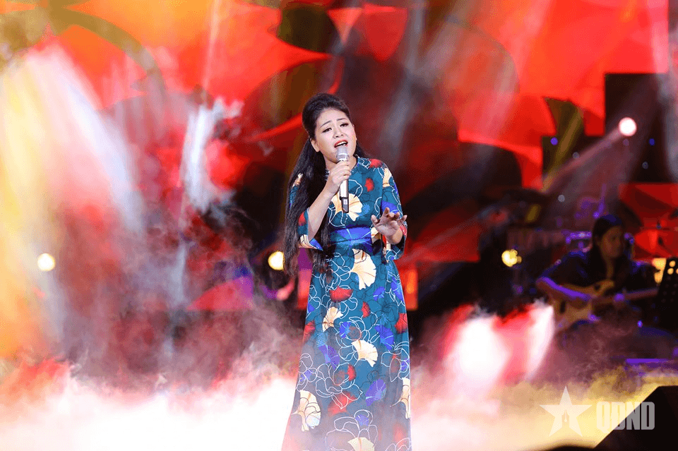 Anh Thơ, Lê Anh Dũng hát “Biển trời quê hương” mừng Xuân Ất Tỵ
