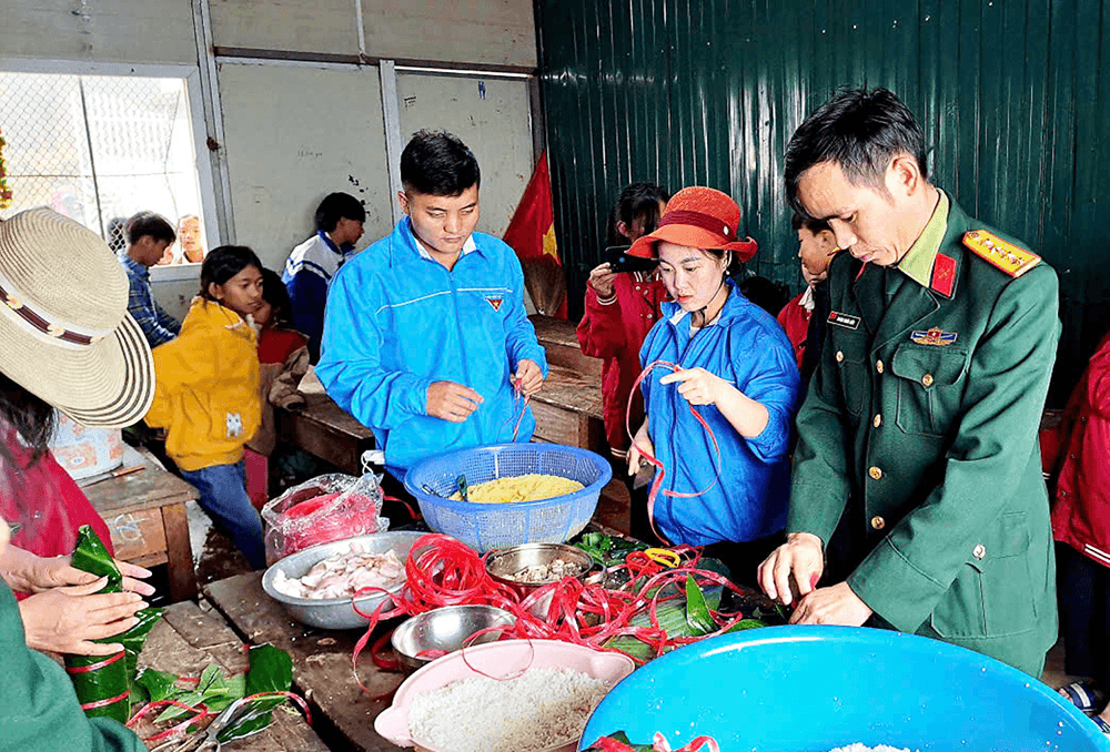 Xuân ấm Huồi Thum