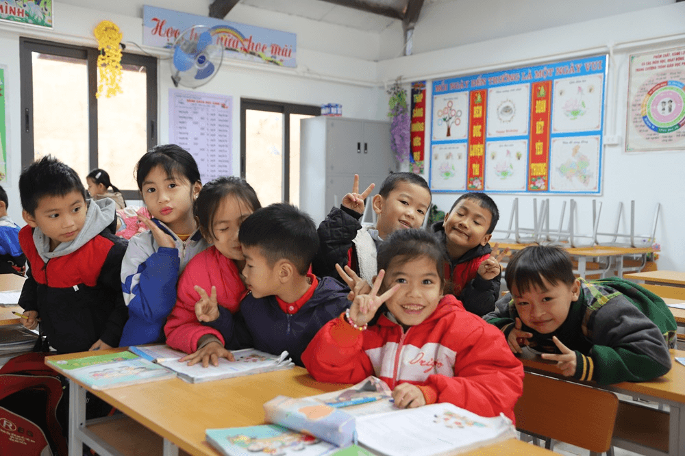 Tri thức dẫn lối cho mùa Xuân nở hoa của cô trò Làng Nủ