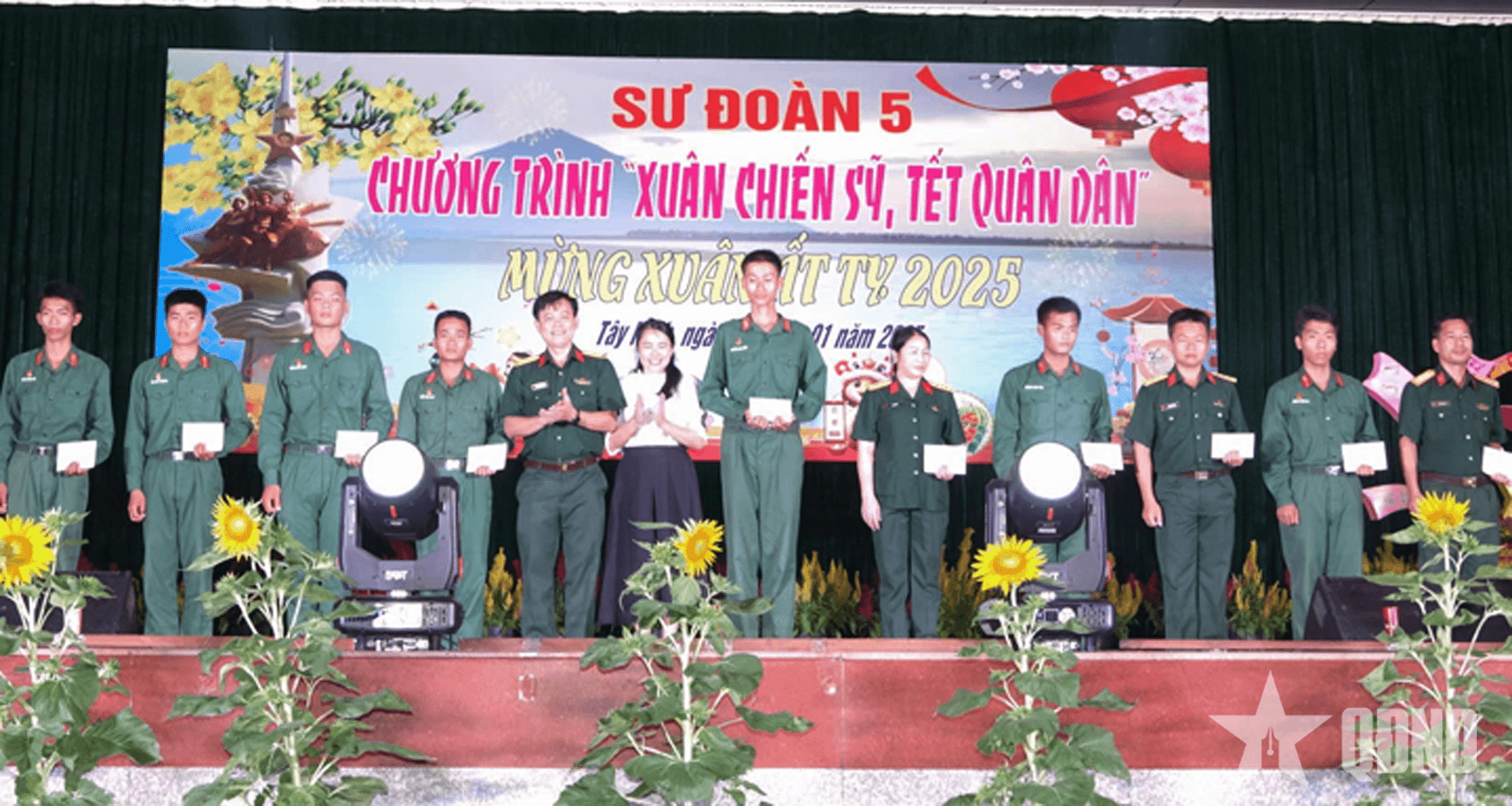 Tết rộn ràng, ấm áp tại Sư đoàn 5