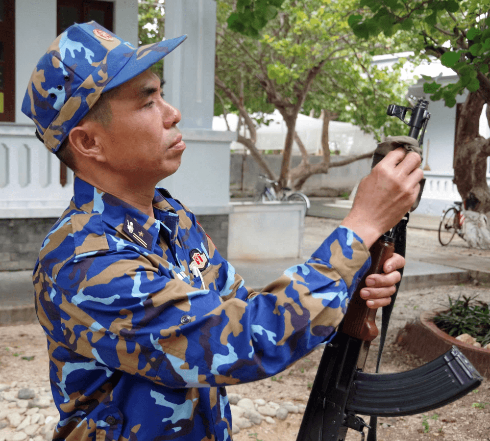 Vững vàng giữa trùng khơi