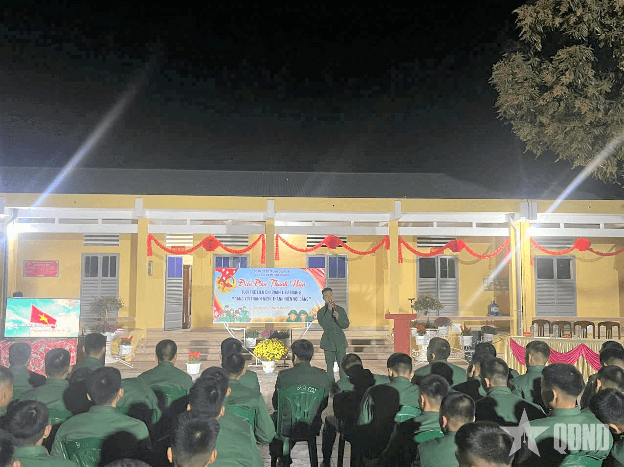 Bồi đắp lý tưởng, xây dựng động cơ đúng đắn phấn đấu vào Đảng