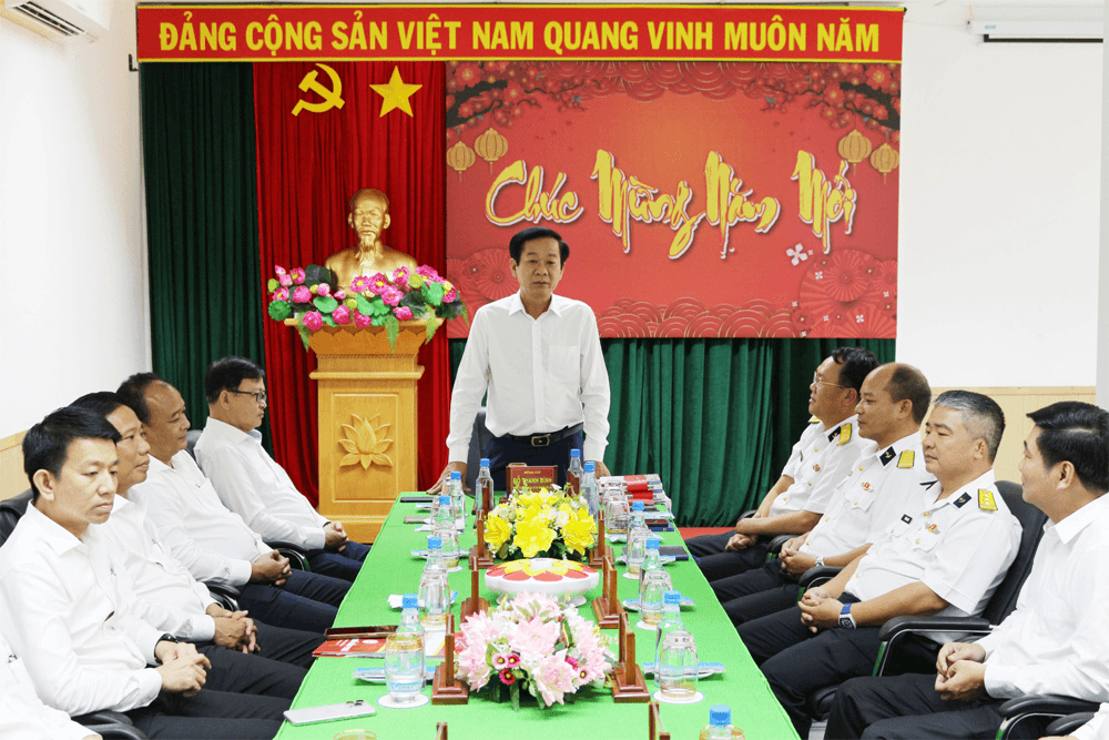 Bí thư Thành ủy Cần Thơ thăm và làm việc tại cảng Tân cảng Cái Cui