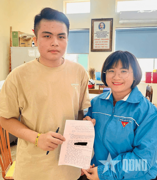 Nối tiếp truyền thống gia đình, quê hương, viết đơn tình nguyện nhập ngũ