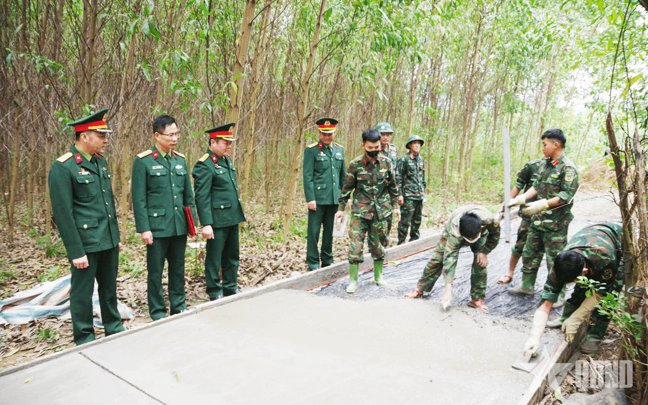 Đường quân dân kiểu mẫu