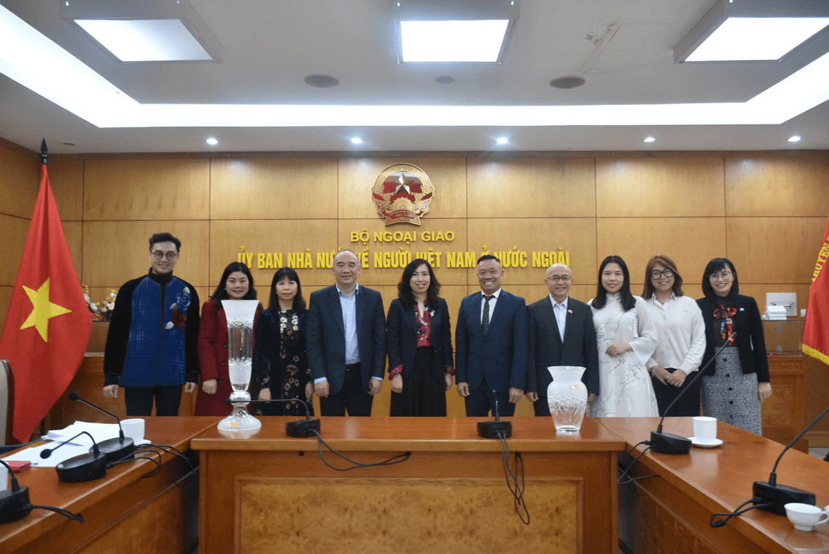 Tăng cường kết nối, hỗ trợ cộng đồng hội nhập và khẳng định vị thế của người Việt Nam tại Séc