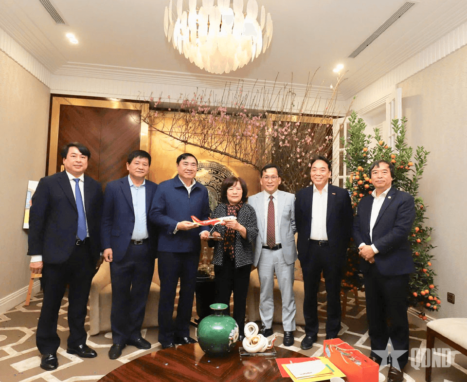 VietJet Air cam kết duy trì đường bay tại Điện Biên