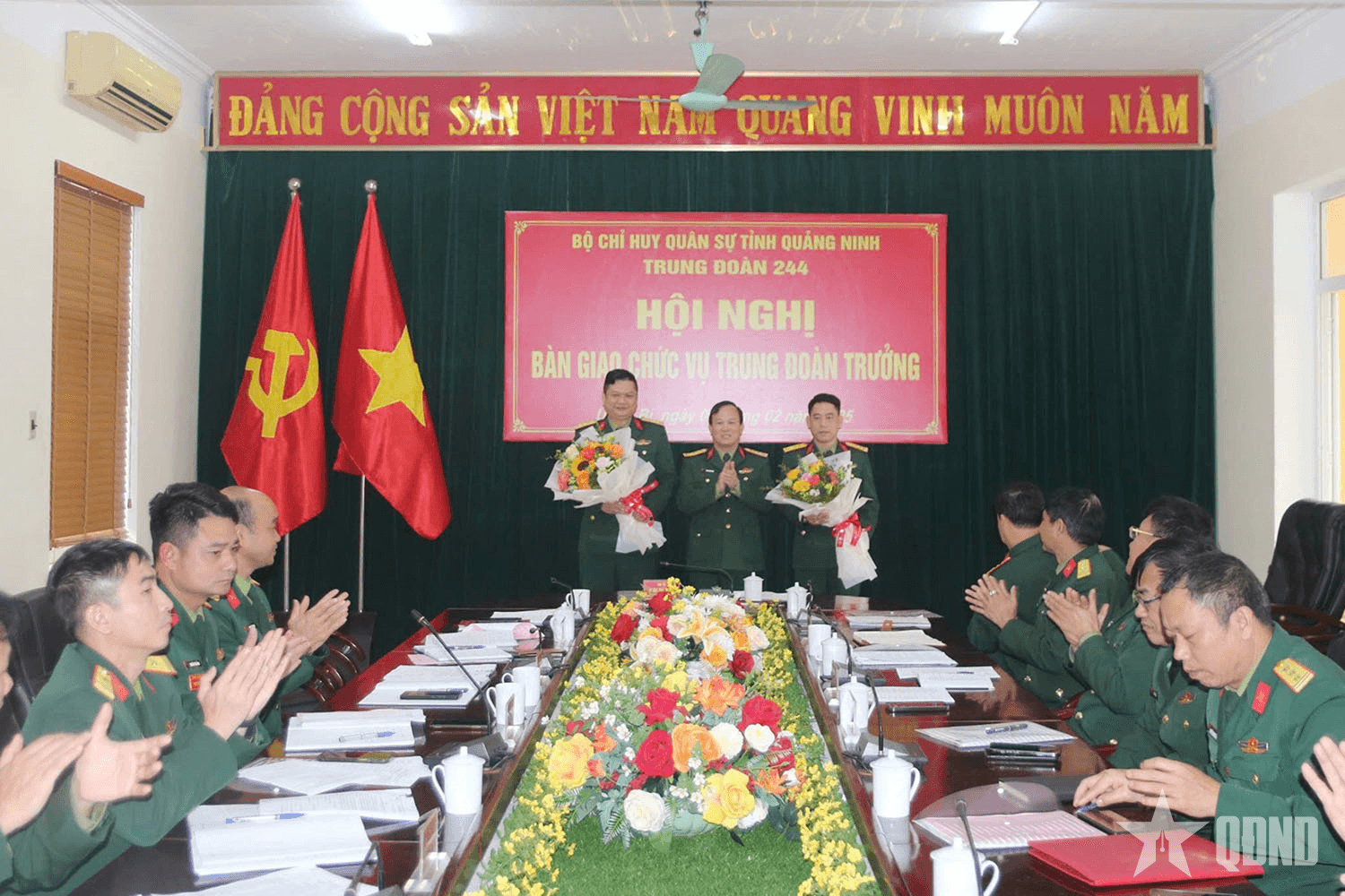 Bàn giao chức vụ Trung đoàn trưởng Trung đoàn 244 (Bộ CHQS tỉnh Quảng Ninh)