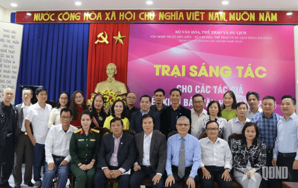 "Bà đỡ" cho các kịch bản văn học có giá trị