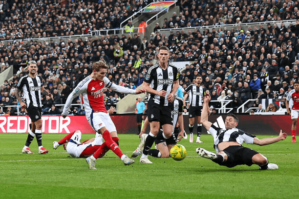 Tin thể thao (6-2): Newcastle loại Arsenal ở Carabao Cup