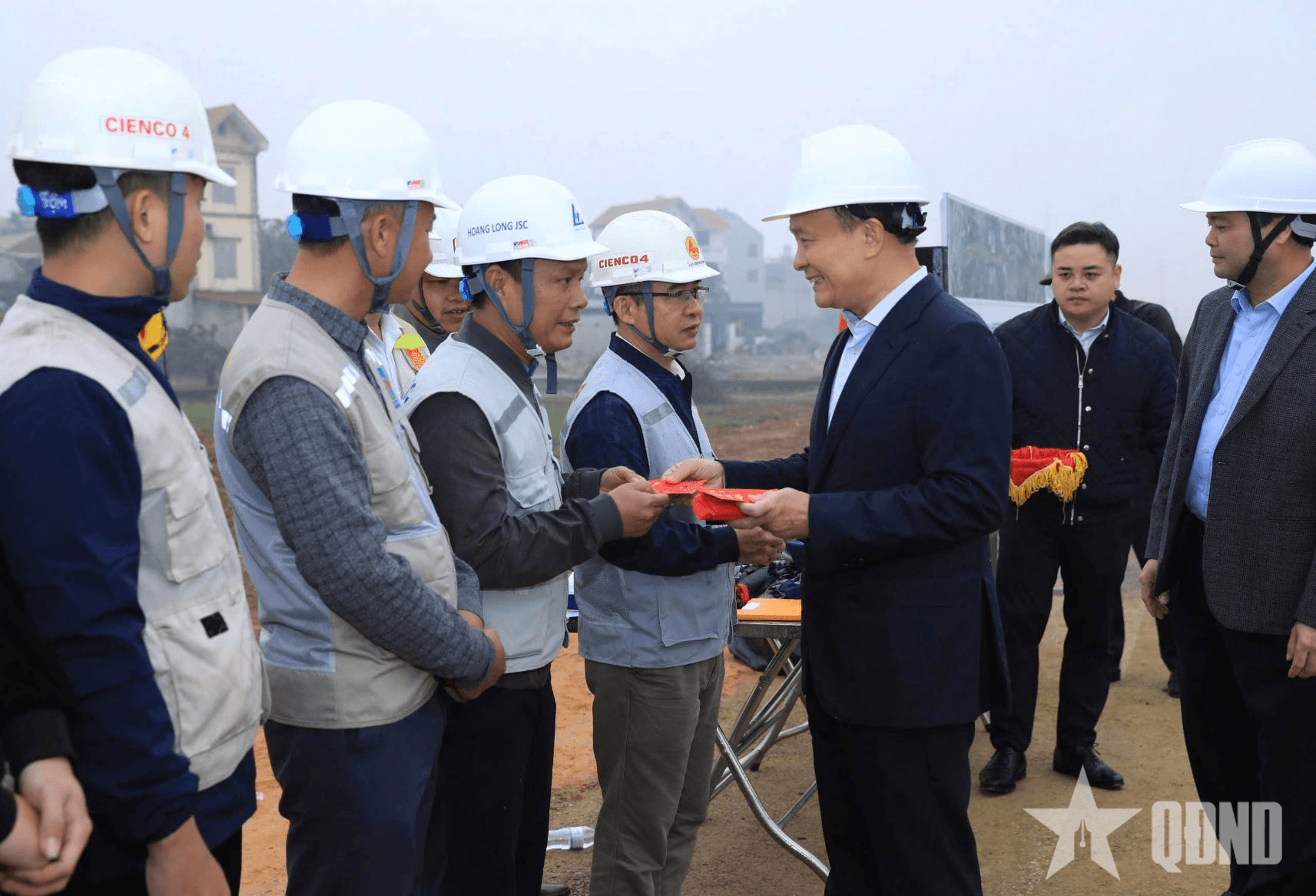 Không để chậm tiến độ thi công dự án Đường vành đai 4