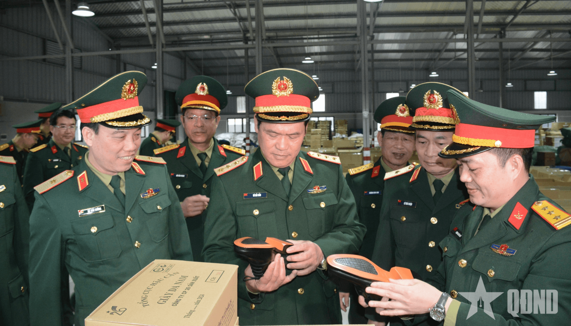 Thượng tướng Vũ Hải Sản kiểm tra một số doanh nghiệp thuộc Tổng cục Hậu cần-Kỹ thuật