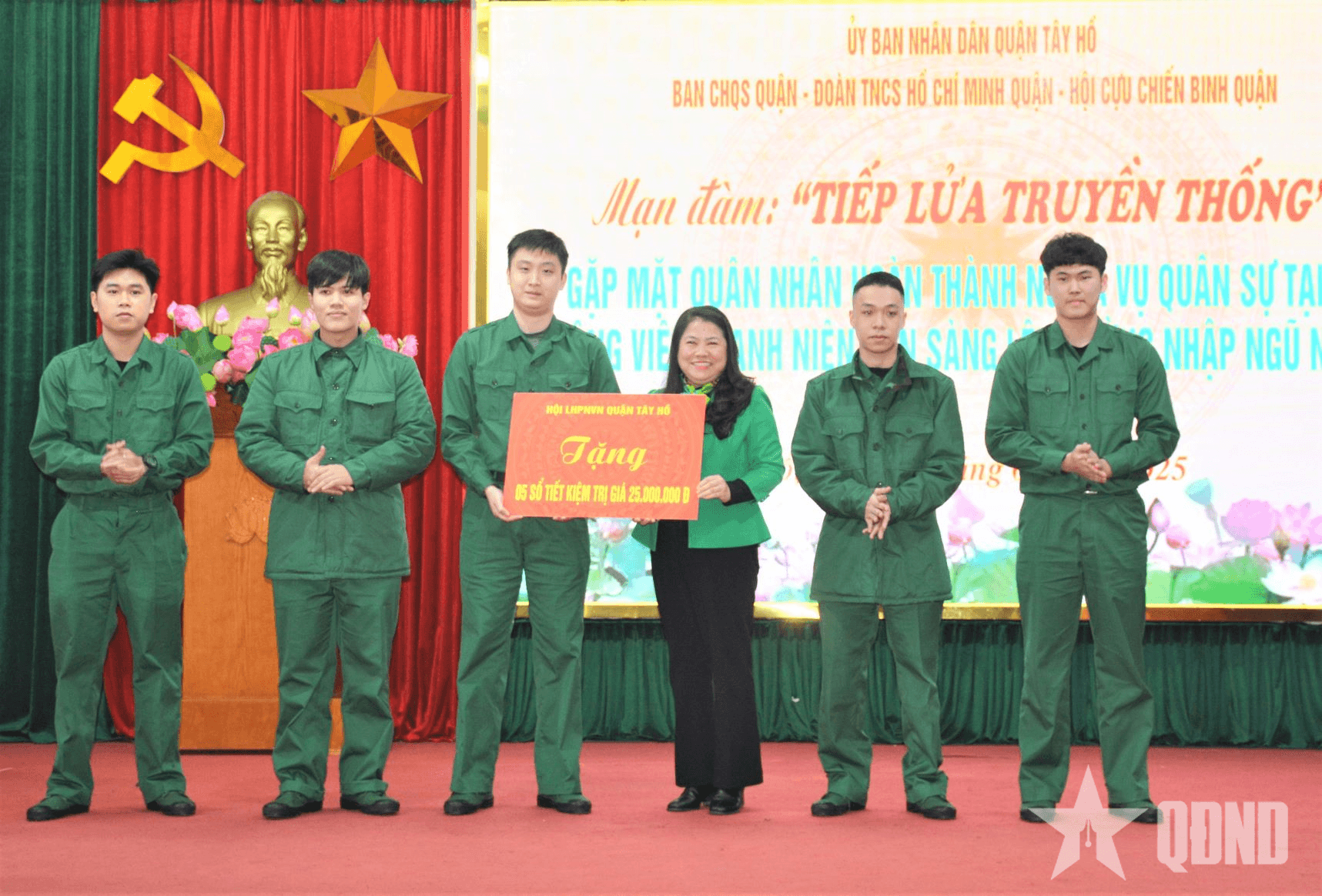 Quận Tây Hồ: Tọa đàm “Tiếp lửa truyền thống” động viên thanh niên nhập ngũ