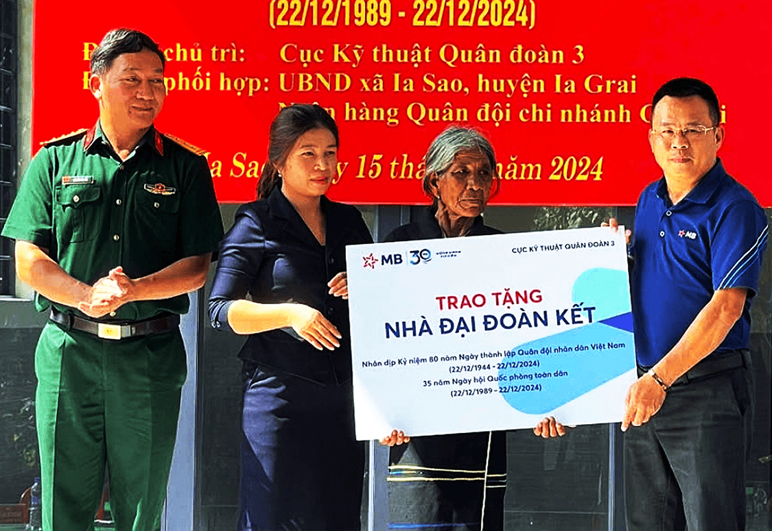 Giúp dân có mái ấm khang trang