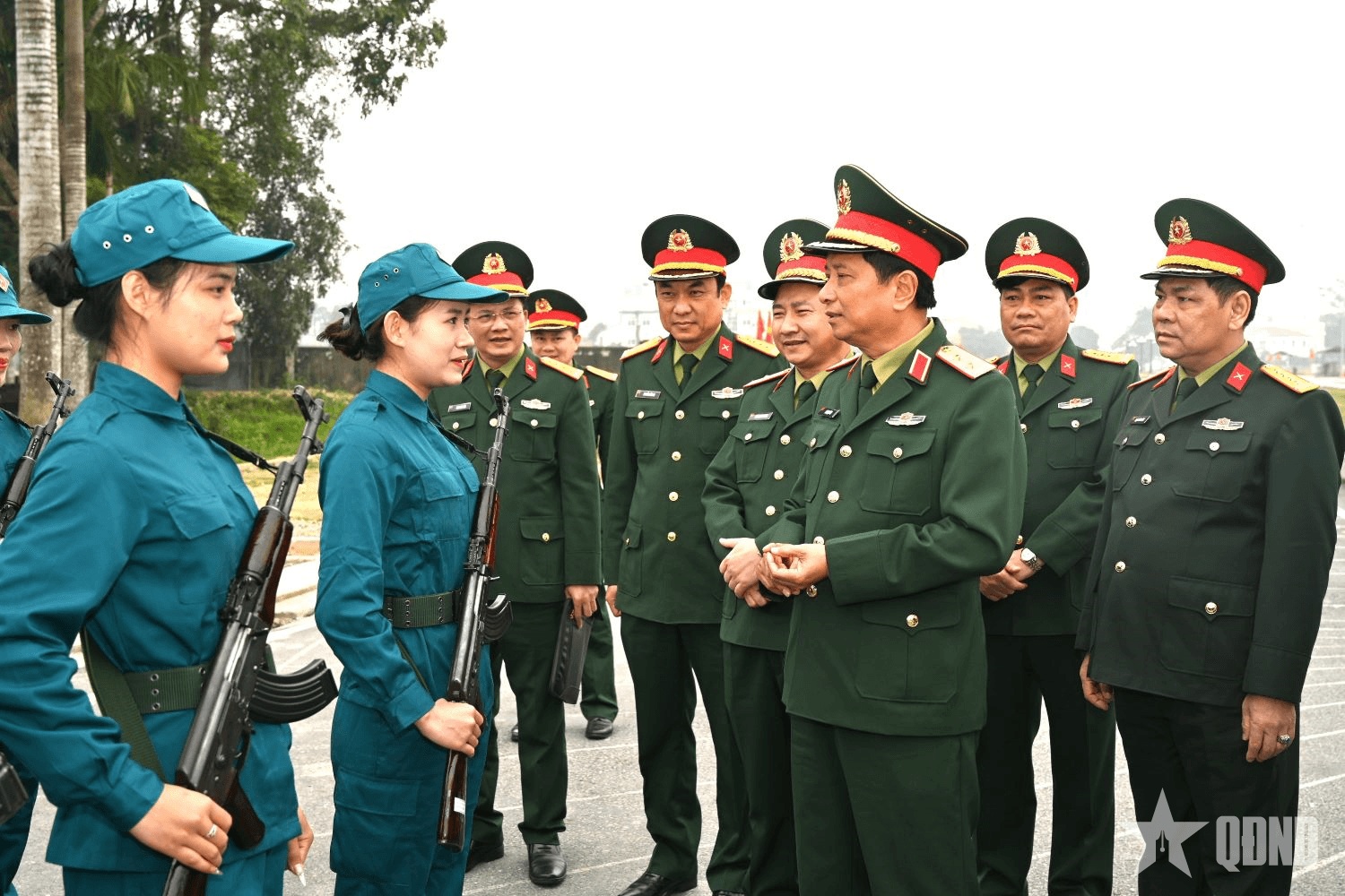 Tư lệnh Quân khu 4 kiểm tra, động viên lực lượng tham gia diễu binh