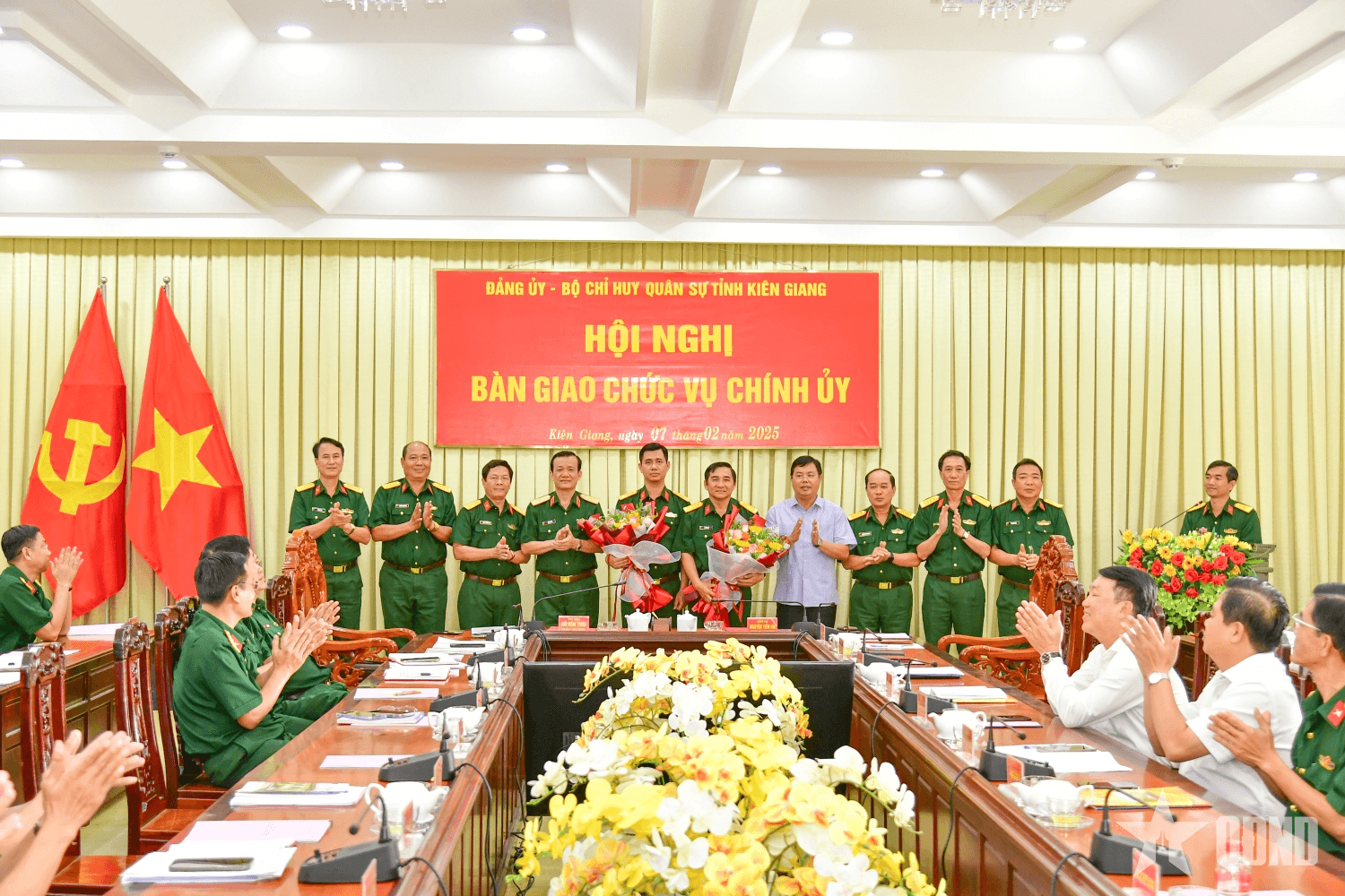 Hội nghị bàn giao chức vụ Chính ủy Bộ CHQS tỉnh Kiên Giang