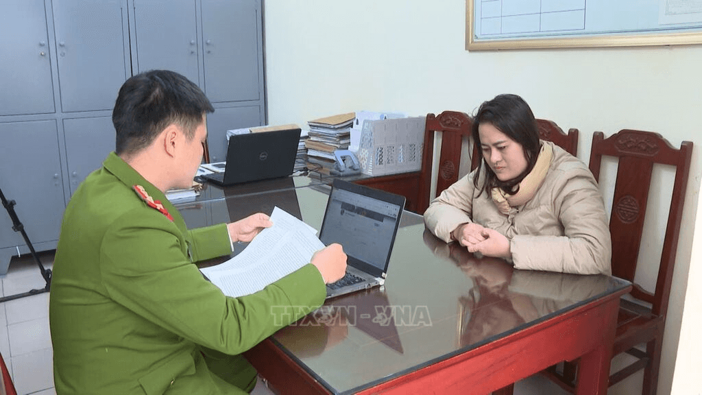 Bắt giữ đối tượng lừa đảo bằng xem bói, cúng giải hạn