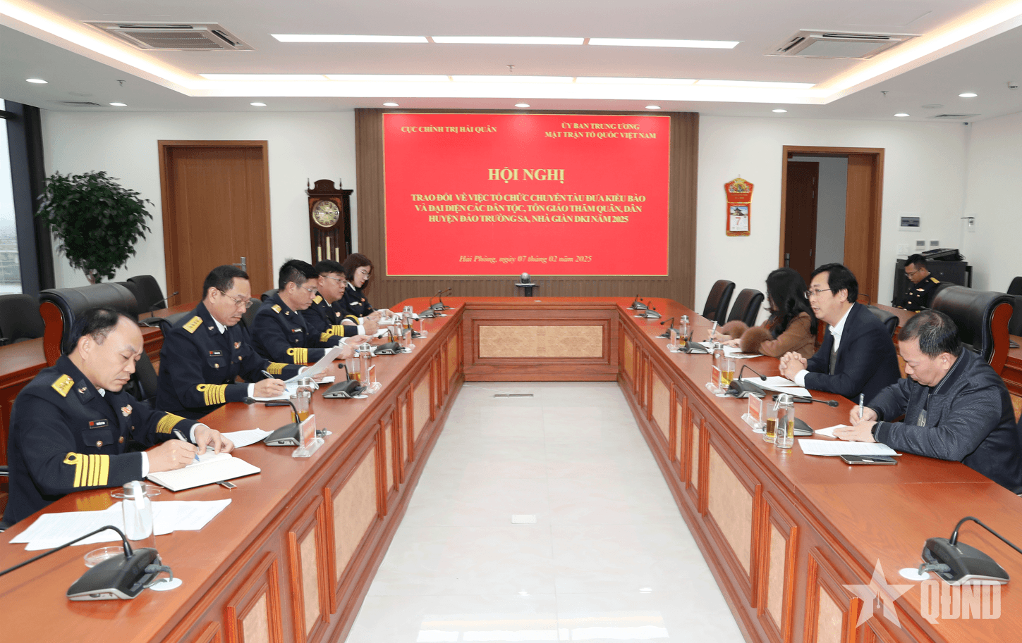 Đoàn công tác Ủy ban Trung ương MTTQ Việt Nam làm việc với Quân chủng Hải quân