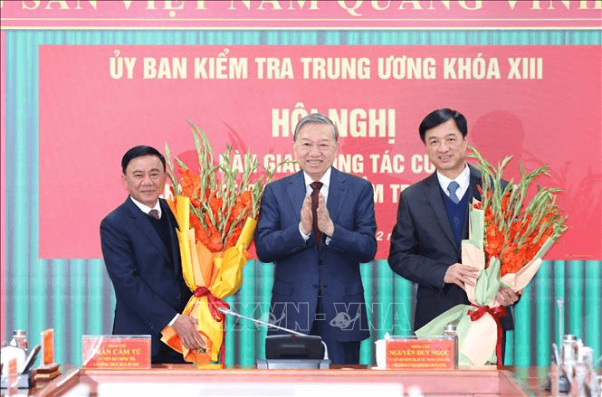 Hội nghị bàn giao công tác của Chủ nhiệm Ủy ban Kiểm tra Trung ương