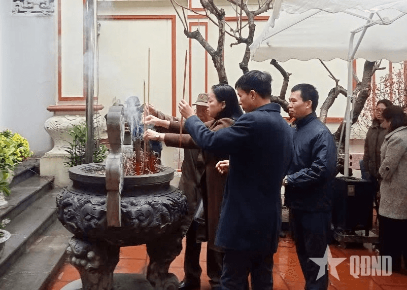 Hà Nội: Dâng hương tưởng niệm các liệt sĩ hy sinh trong trận đánh tháng Giêng năm Đinh Hợi 1947