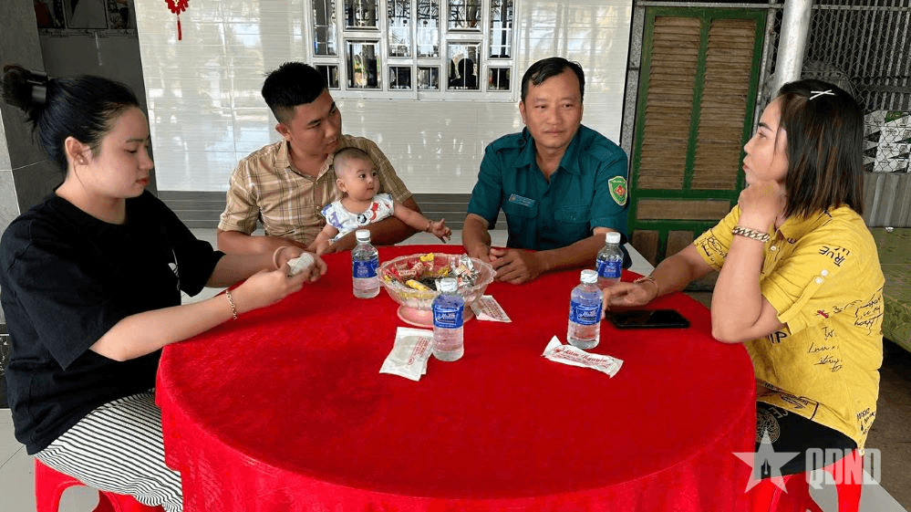 Bí thư đoàn - đảng viên trẻ tình nguyện lên đường nhập ngũ