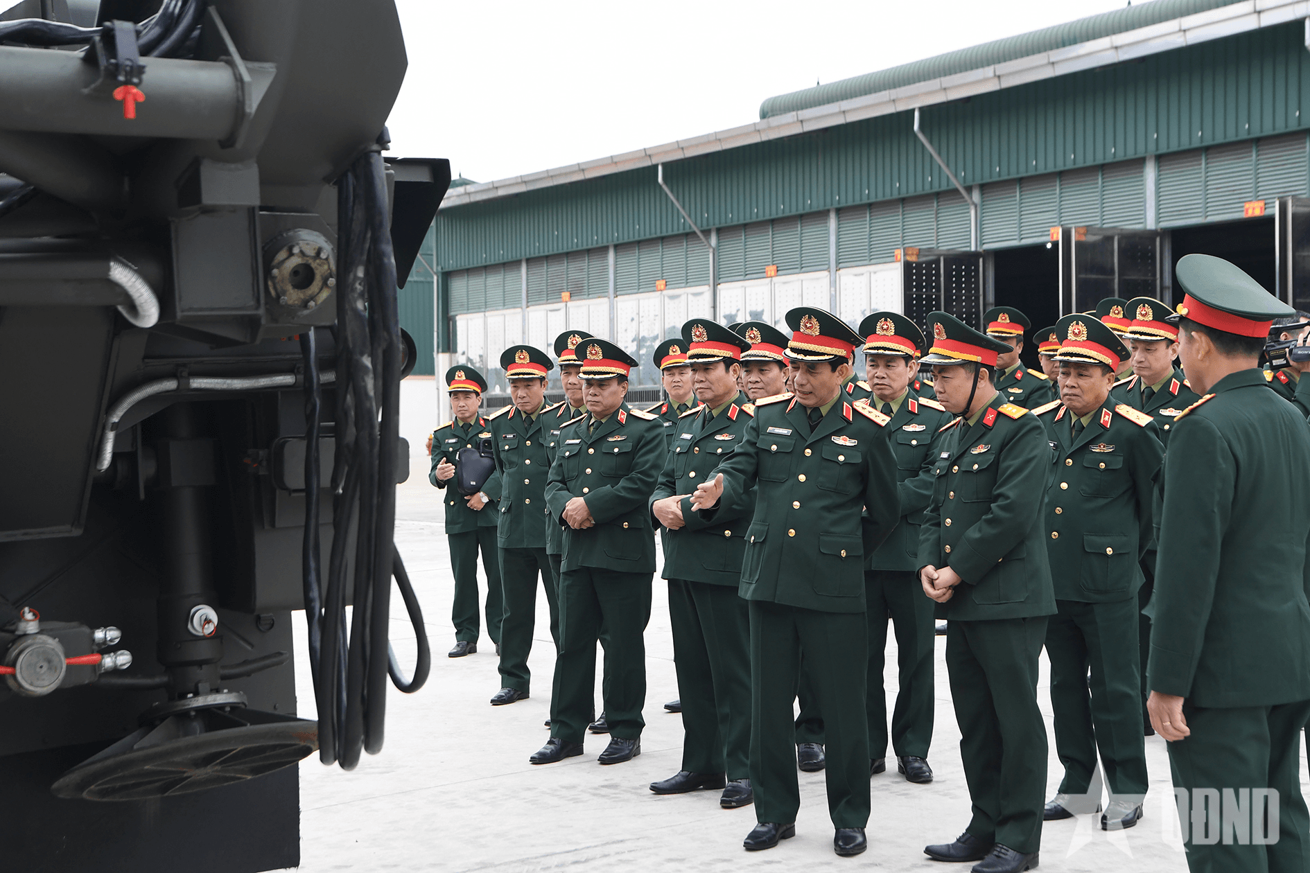 Đại tướng Phan Văn Giang kiểm tra công tác sẵn sàng chiến đấu tại Lữ đoàn 490 (Binh chủng Pháo binh)