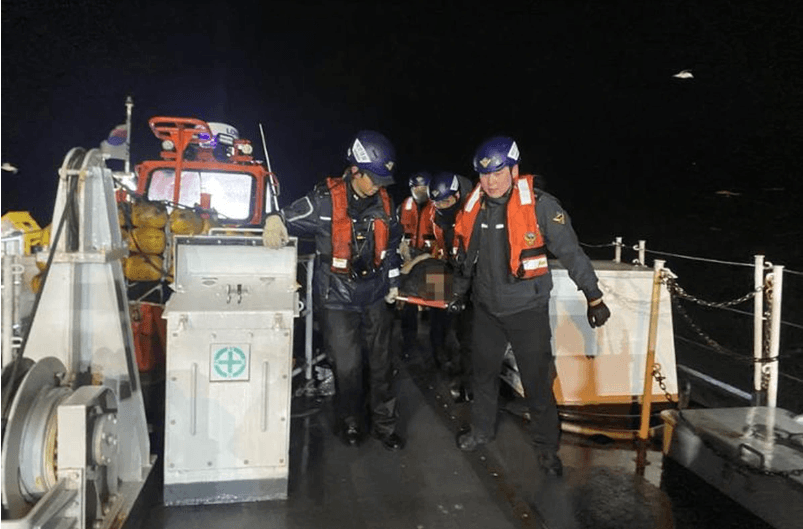 Chìm tàu ngoài khơi Hàn Quốc: Còn một người Việt Nam mất tích