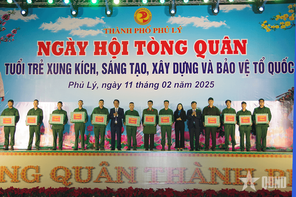 Thành phố Phủ Lý (tỉnh Hà Nam) tổ chức ngày hội tòng quân