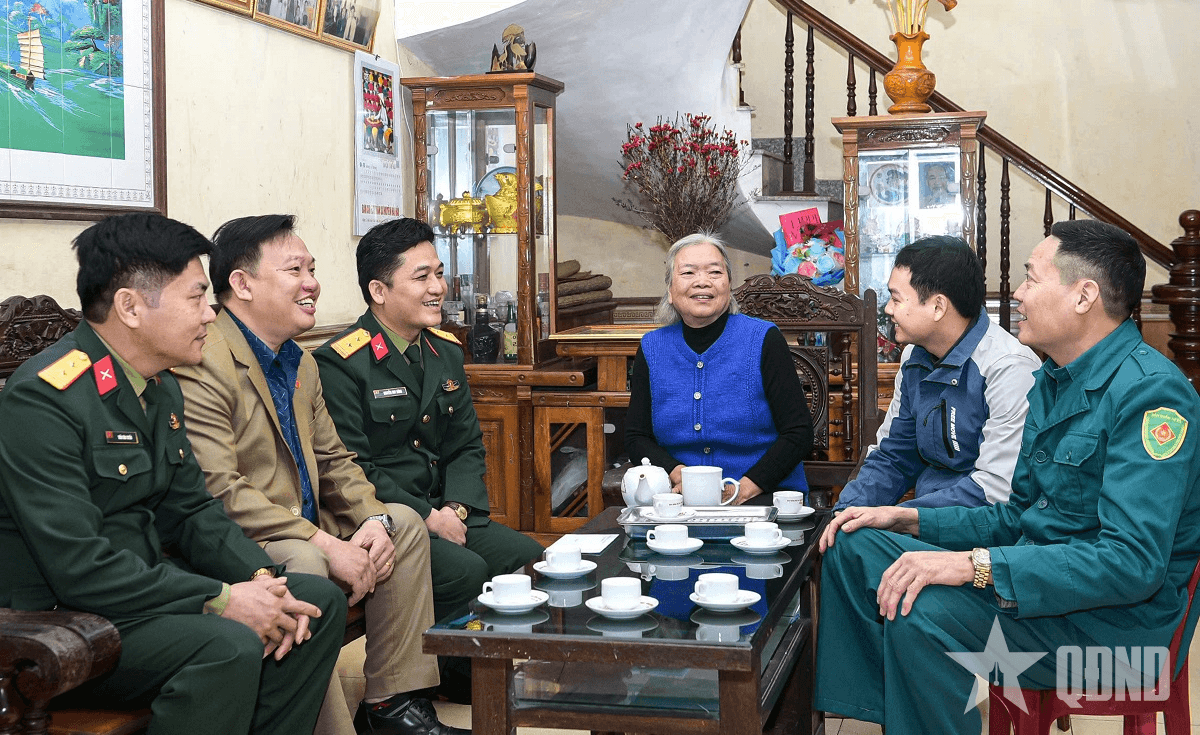 Thanh niên xứ đạo háo hức tòng quân