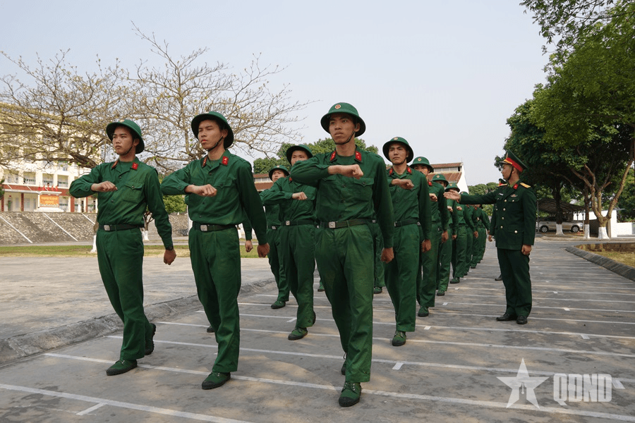 Người thầy của chiến sĩ mới