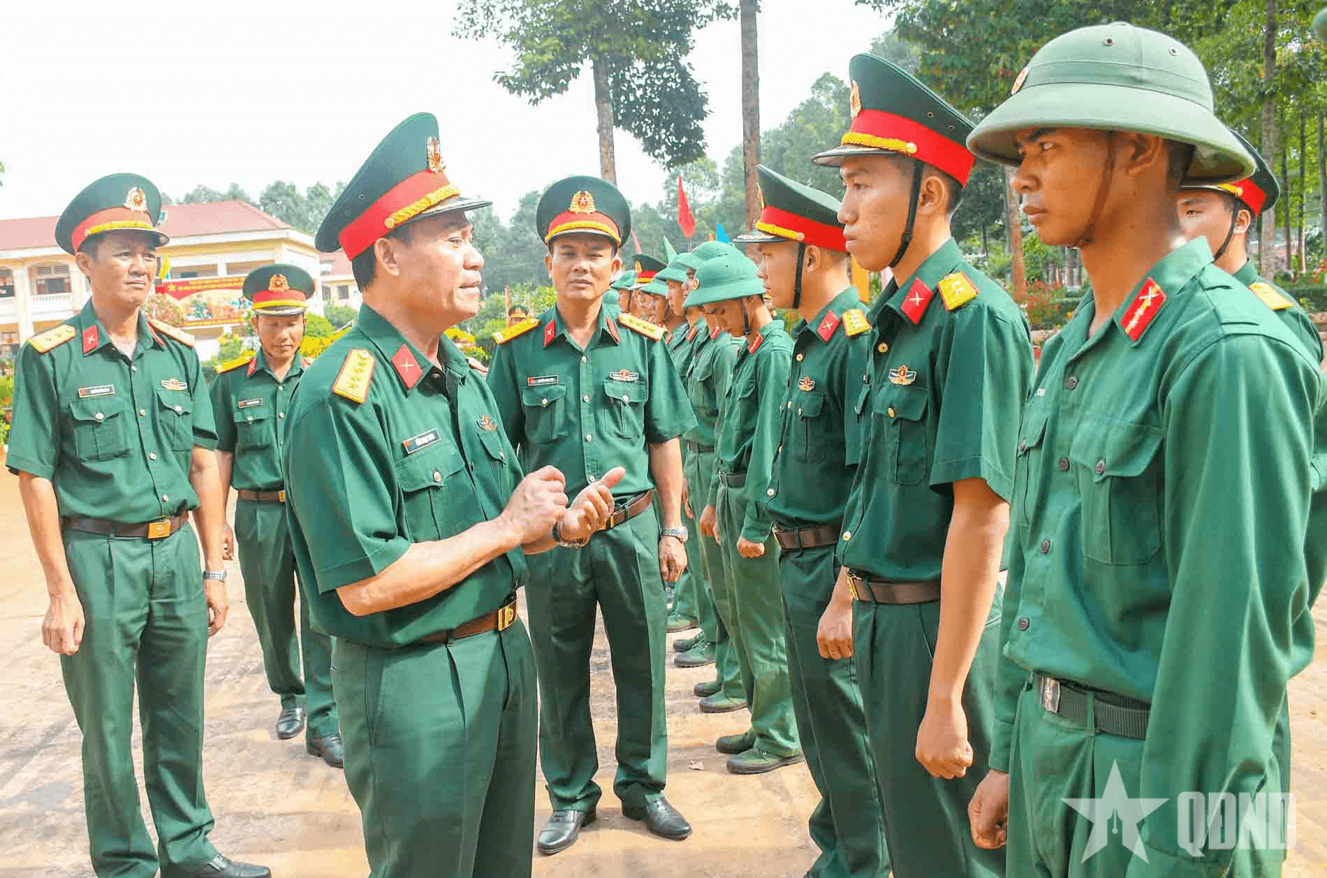 Quân khu 7 kiểm tra công tác chuẩn bị huấn luyện tại Sư đoàn 302